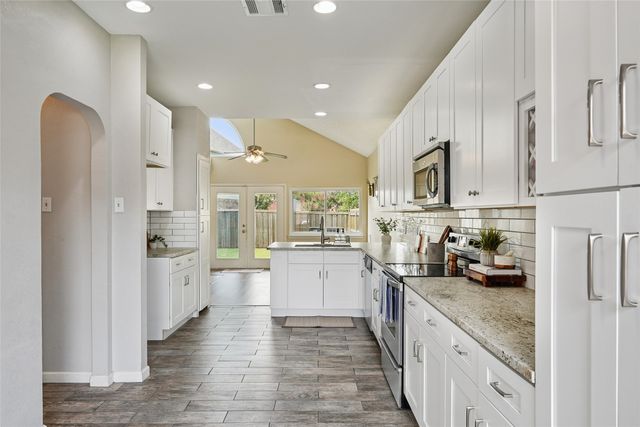 1209 Broken Arrow Trail, Carrollton, TX 75007