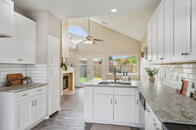 1209 Broken Arrow Trail, Carrollton, TX 75007
