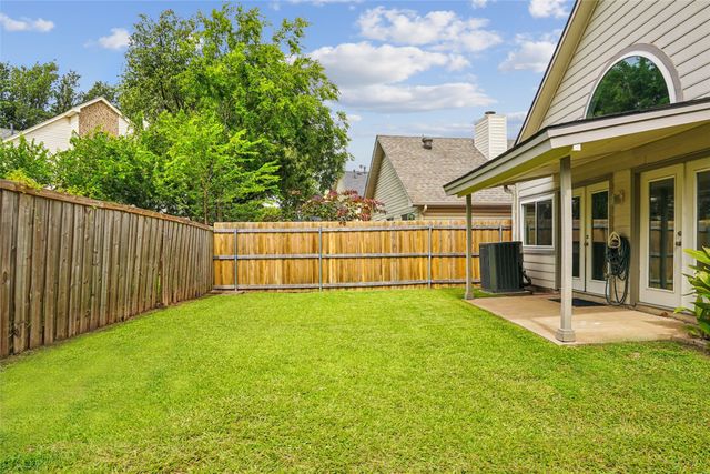 1209 Broken Arrow Trail, Carrollton, TX 75007
