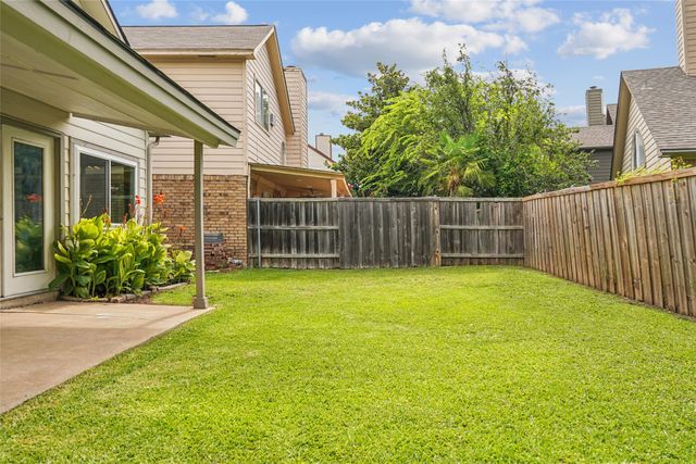 1209 Broken Arrow Trail, Carrollton, TX 75007