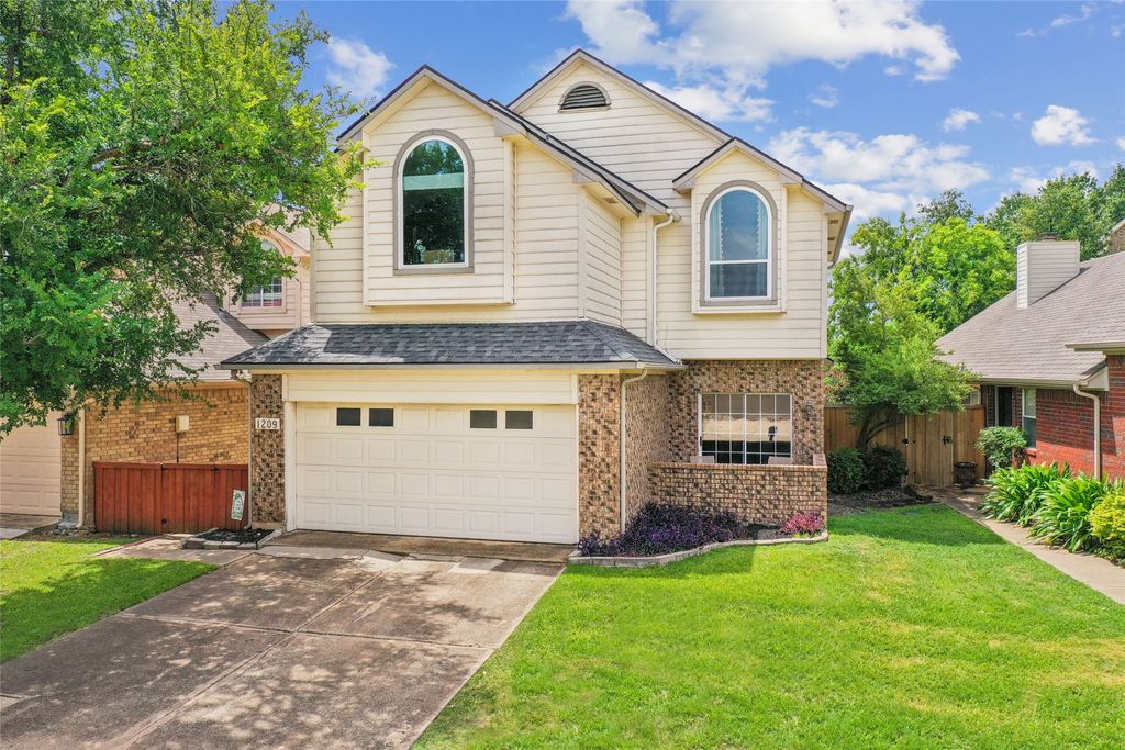1209 Broken Arrow Trail, Carrollton, TX 75007