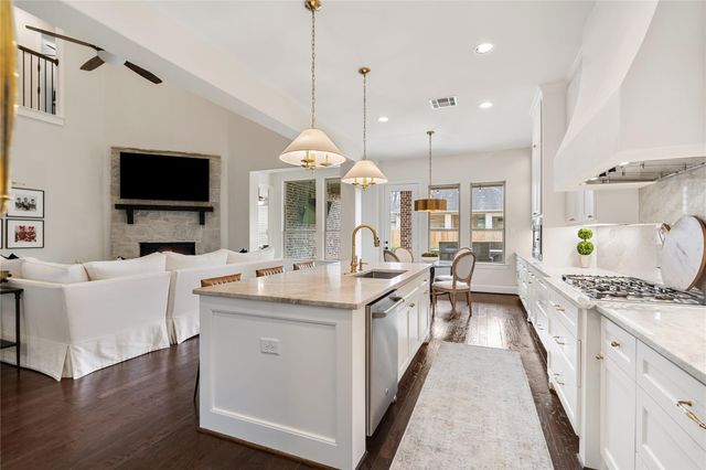 18 Stefano Way, Missouri City, TX 77459