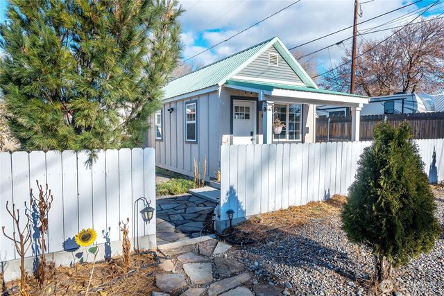 307 W 2nd Avenue, Kittitas, WA 98934