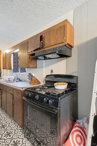 1901 N Kensington Way, Hanford, CA 93230