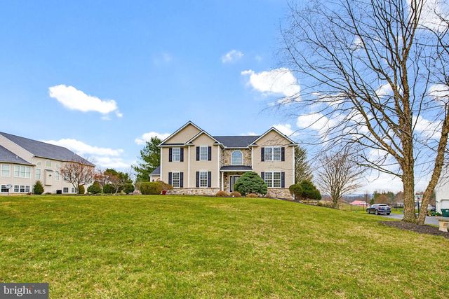 4 SAINT ANDREWS DRIVE, Fleetwood, PA 19522