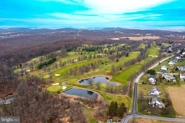 4 SAINT ANDREWS DRIVE, Fleetwood, PA 19522