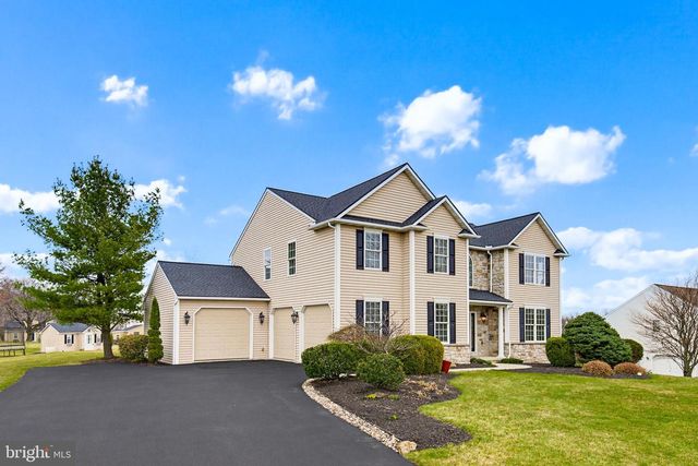 4 SAINT ANDREWS DRIVE, Fleetwood, PA 19522