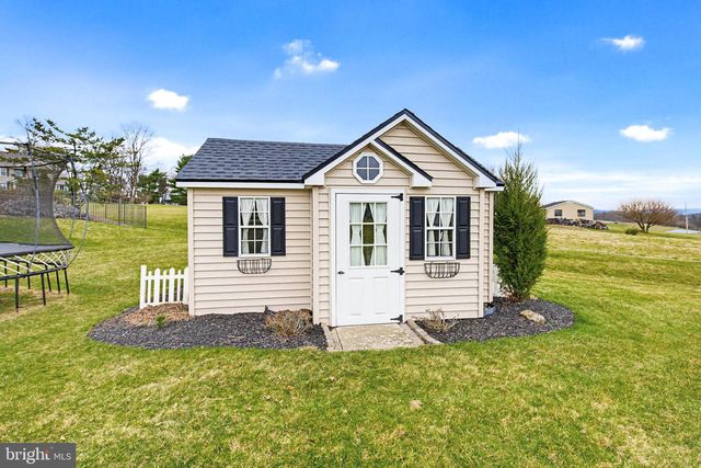 4 SAINT ANDREWS DRIVE, Fleetwood, PA 19522