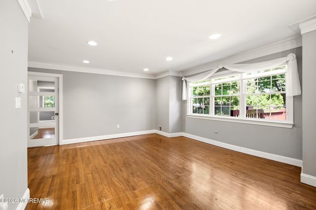 1370 Red Oak Drive, Lakewood, NJ 08701