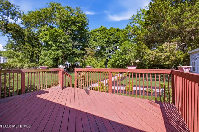 1370 Red Oak Drive, Lakewood, NJ 08701