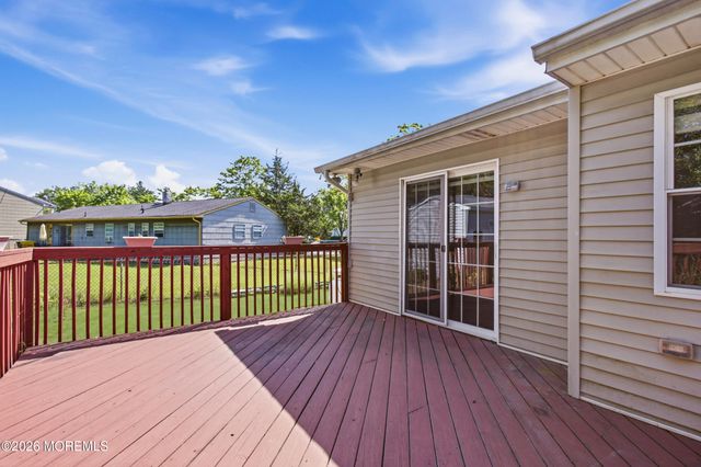 1370 Red Oak Drive, Lakewood, NJ 08701