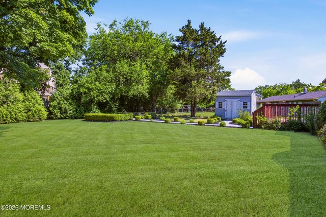 1370 Red Oak Drive, Lakewood, NJ 08701