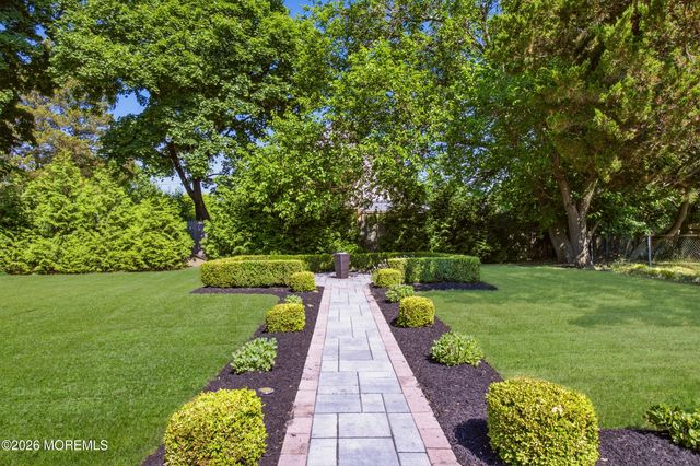 1370 Red Oak Drive, Lakewood, NJ 08701