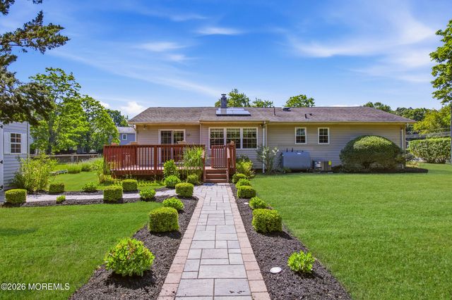 1370 Red Oak Drive, Lakewood, NJ 08701