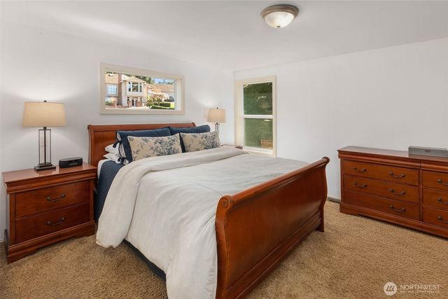 9630 NE 35th Place, Clyde Hill, WA 98004