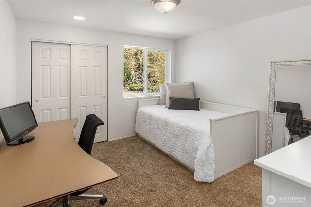 9630 NE 35th Place, Clyde Hill, WA 98004