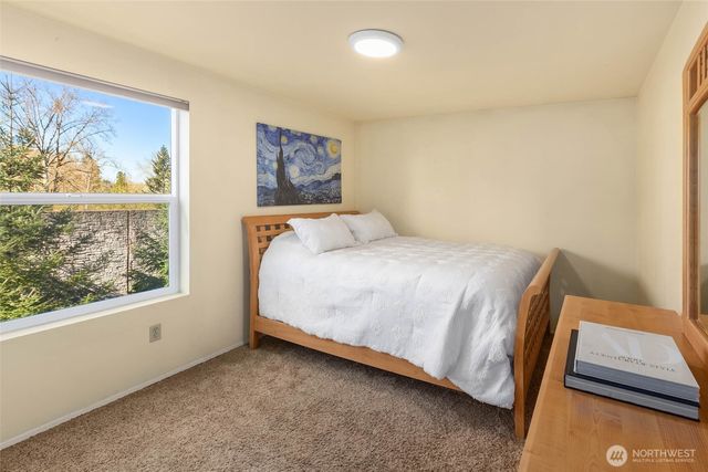 9630 NE 35th Place, Clyde Hill, WA 98004