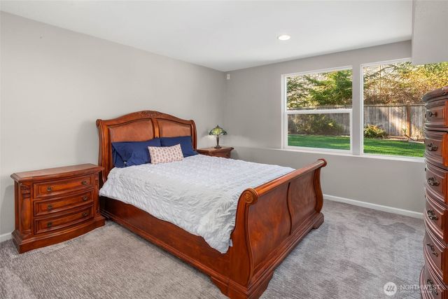 9630 NE 35th Place, Clyde Hill, WA 98004