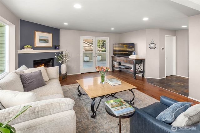 9630 NE 35th Place, Clyde Hill, WA 98004