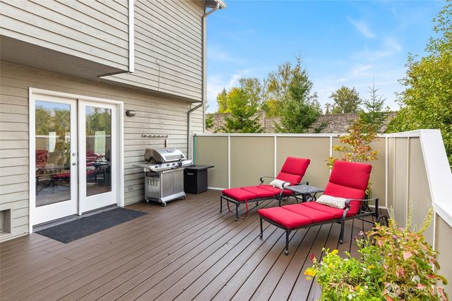 9630 NE 35th Place, Clyde Hill, WA 98004