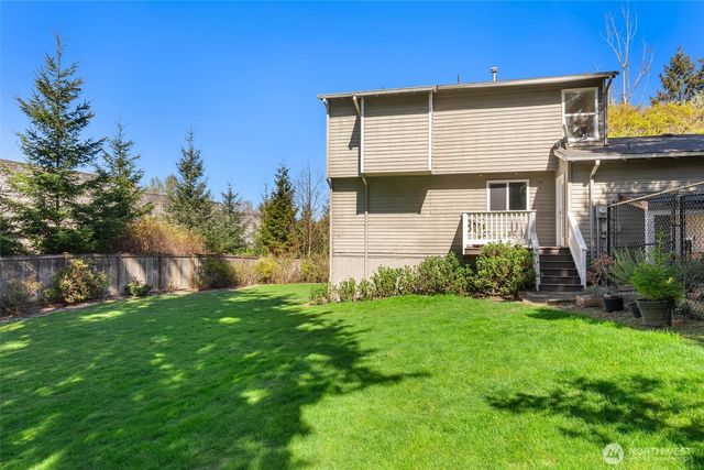 9630 NE 35th Place, Clyde Hill, WA 98004