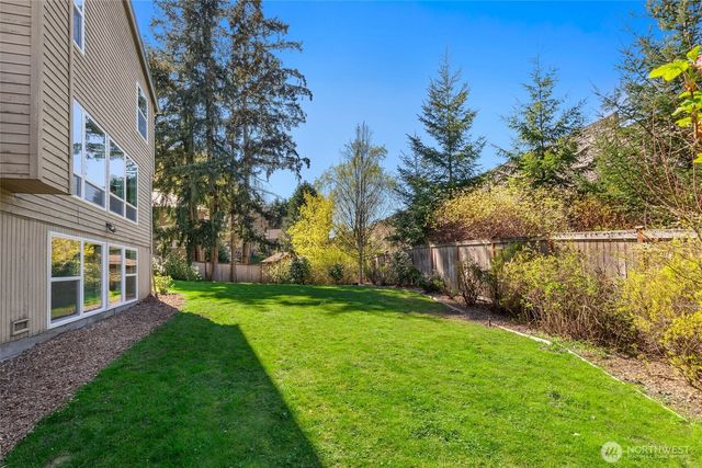 9630 NE 35th Place, Clyde Hill, WA 98004