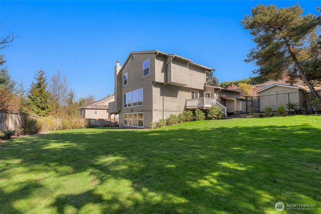 9630 NE 35th Place, Clyde Hill, WA 98004
