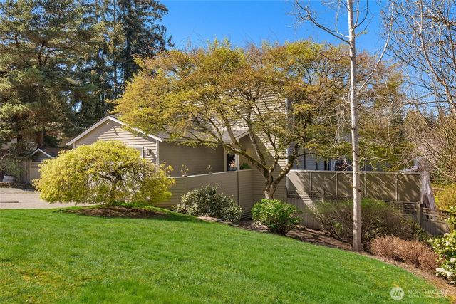 9630 NE 35th Place, Clyde Hill, WA 98004