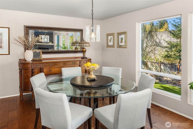 9630 NE 35th Place, Clyde Hill, WA 98004