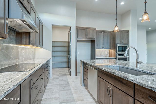 422 E Sun Spring Place, Oro Valley, AZ 85755
