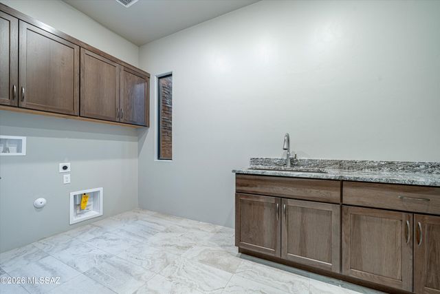 422 E Sun Spring Place, Oro Valley, AZ 85755