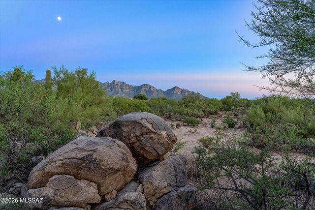 422 E Sun Spring Place, Oro Valley, AZ 85755