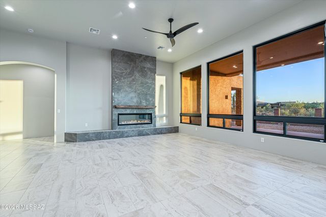 422 E Sun Spring Place, Oro Valley, AZ 85755