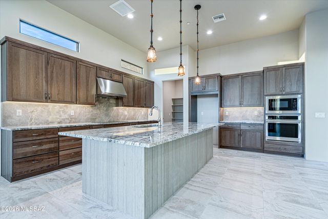 422 E Sun Spring Place, Oro Valley, AZ 85755