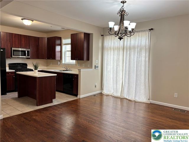 258 Milkweed Drive, Upper Macungie Twp, PA 18104