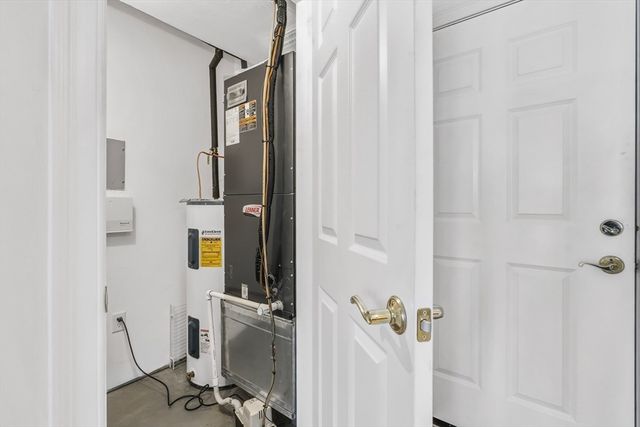 26 Greenleaves Dr 602, Amherst, MA 01002