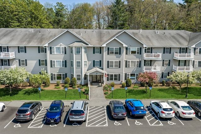 26 Greenleaves Dr 602, Amherst, MA 01002