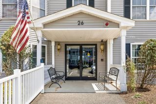 26 Greenleaves Dr 602, Amherst, MA 01002