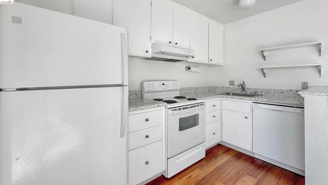 5 Embarcadero W 318, Oakland, CA 94607