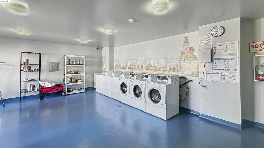 Image 13 of property listing at 5 Embarcadero W 318, Oakland, CA 94607