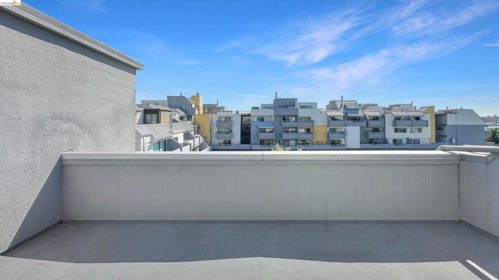 Image 6 of property listing at 5 Embarcadero W 318, Oakland, CA 94607