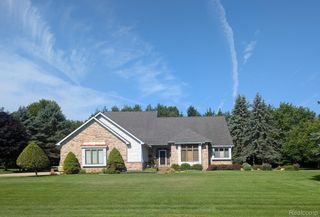 198 Coryell Drive, Oxford Charter Township, MI 48371