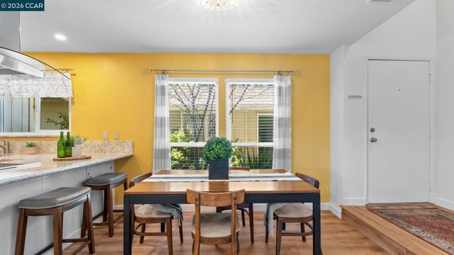 90 Rolling Green Cir, Pleasant Hill, CA 94523