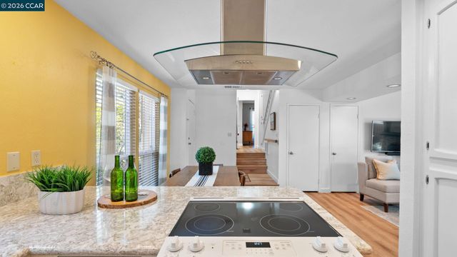 90 Rolling Green Cir, Pleasant Hill, CA 94523