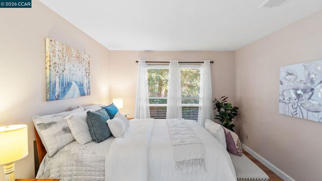 90 Rolling Green Cir, Pleasant Hill, CA 94523