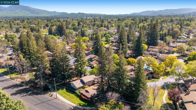 90 Rolling Green Cir, Pleasant Hill, CA 94523