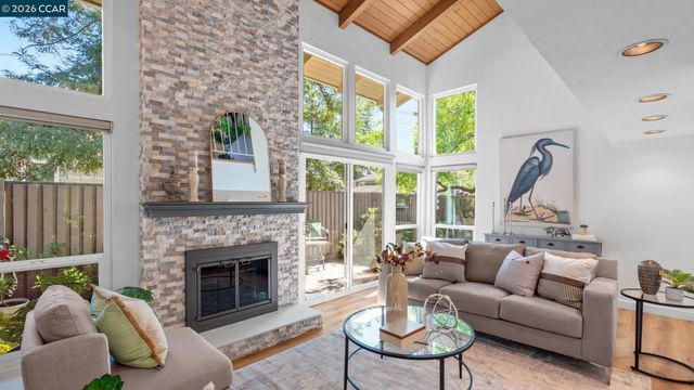 90 Rolling Green Cir, Pleasant Hill, CA 94523