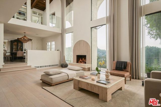 2299 Gloaming Way, Beverly Hills, CA 90210