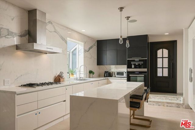 2299 Gloaming Way, Beverly Hills, CA 90210