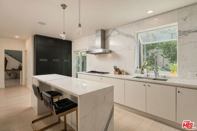 2299 Gloaming Way, Beverly Hills, CA 90210